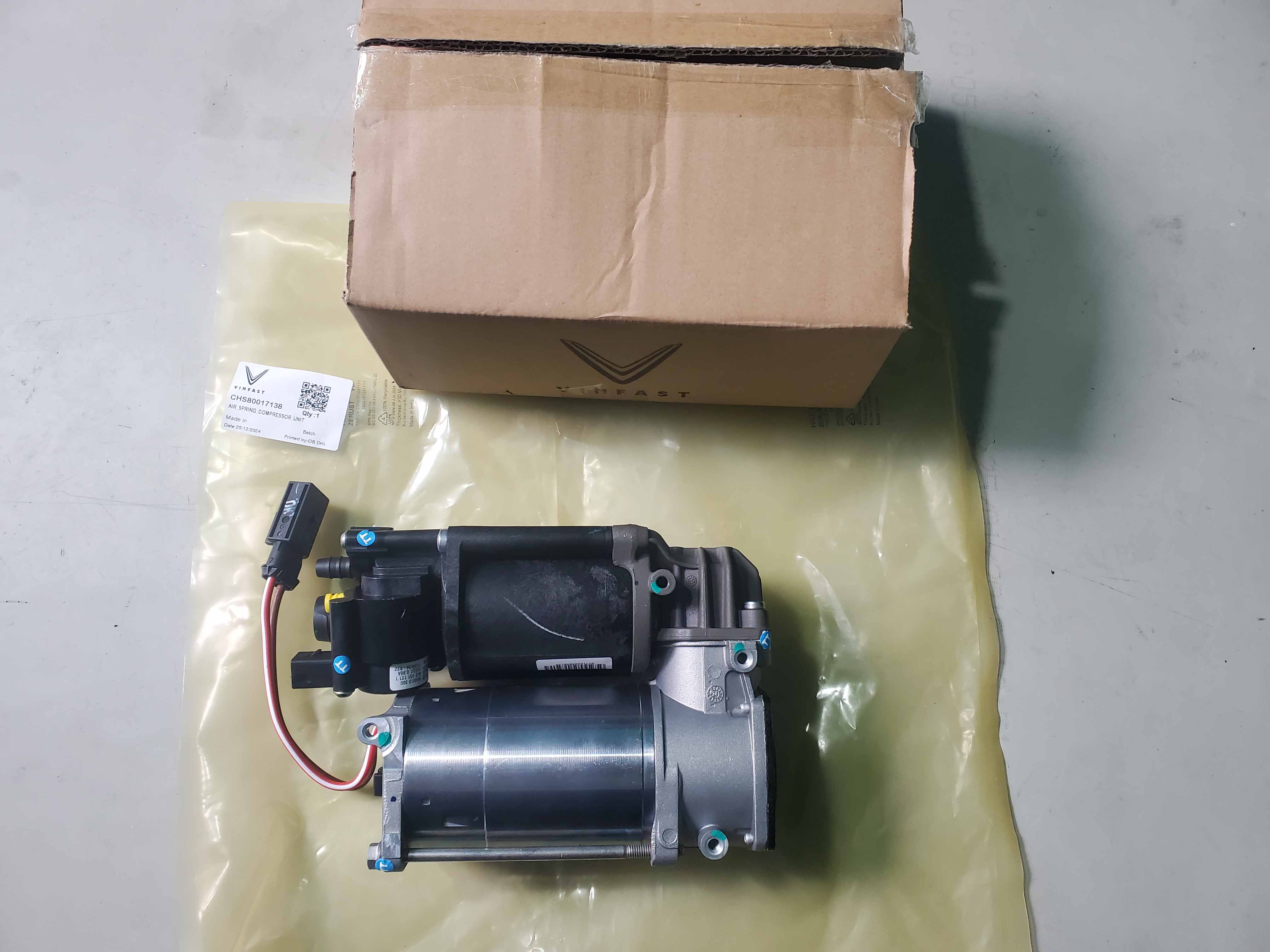 Bơm nâng hạ gầm vinfast lux sa CHS80017138