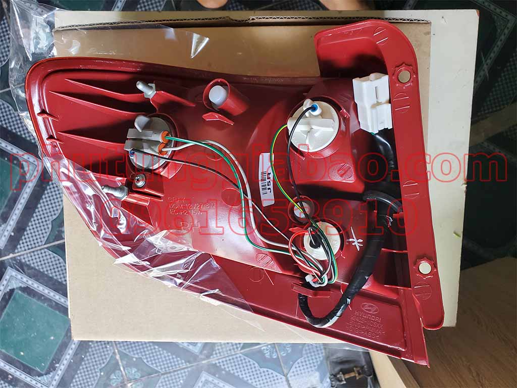 Đèn hậu trái Hyundai Getz 924011C500