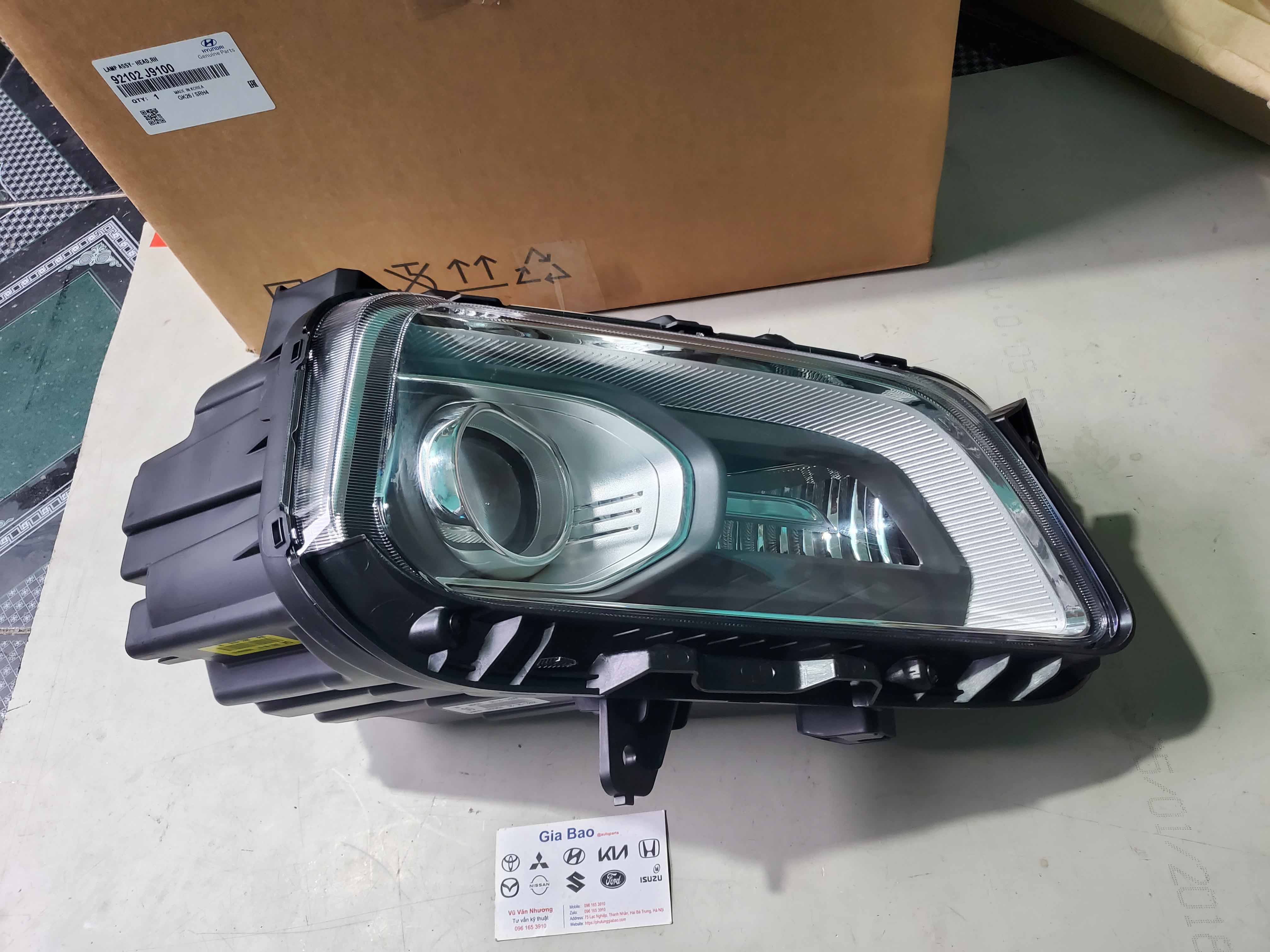 Đèn pha Hyundai Kona 92101J9100