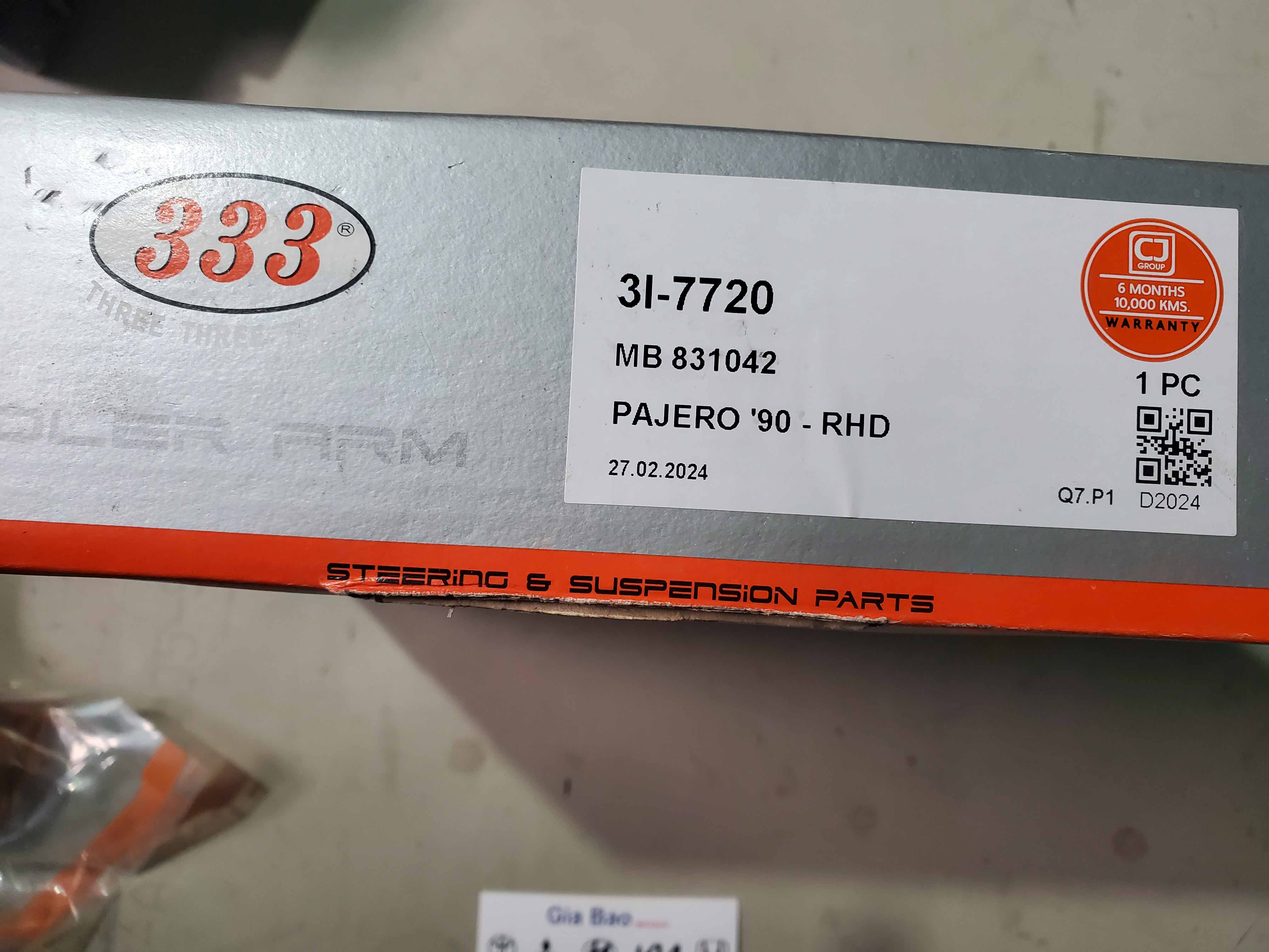 Bót lái phụ MITSUBISHI PAJERO ,V45 ... MB831042